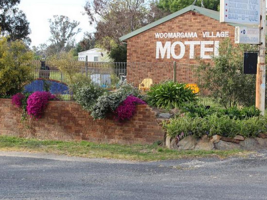 Woomargama Motel ภายนอก รูปภาพ